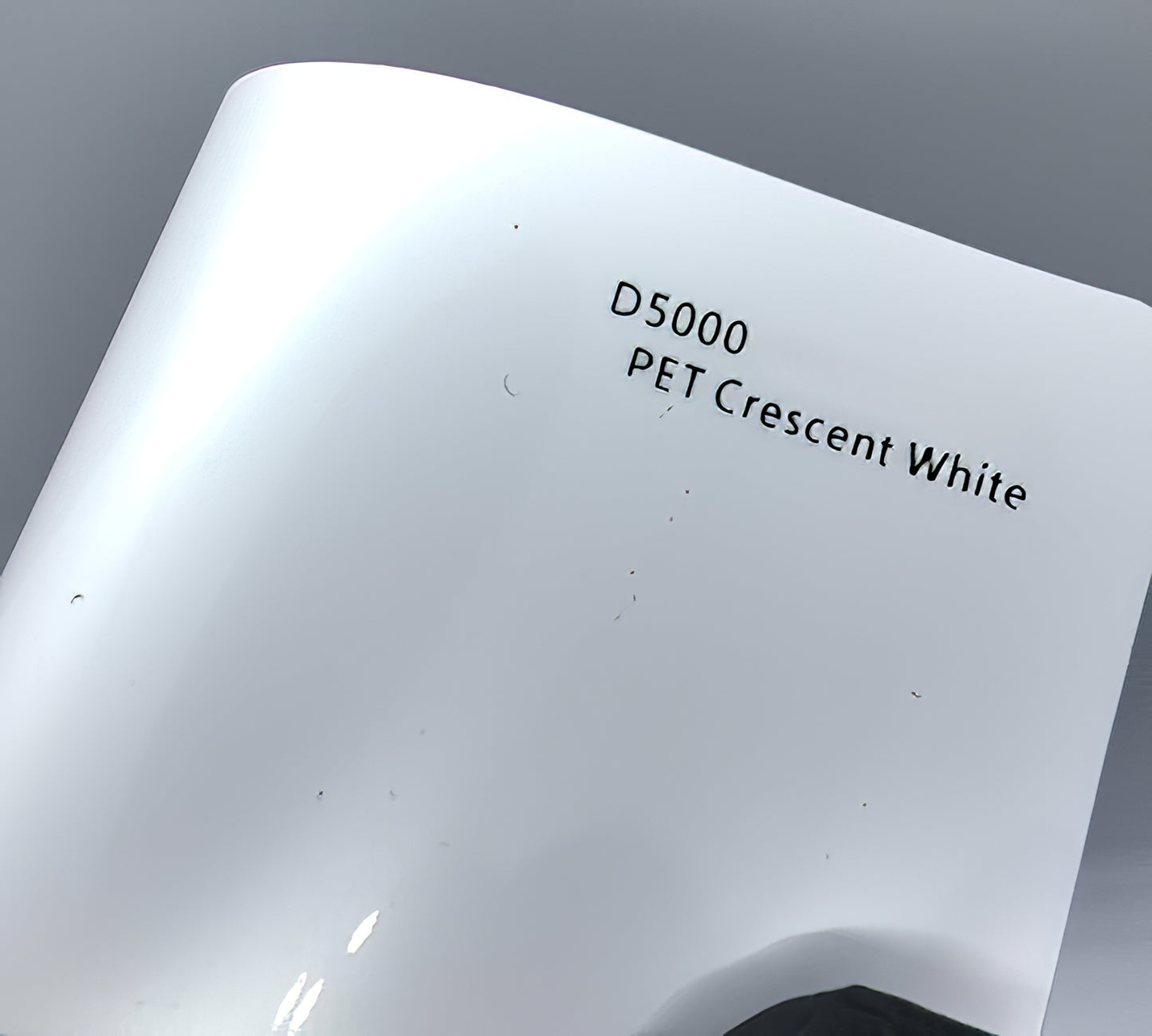 PET Crescent White - D5000